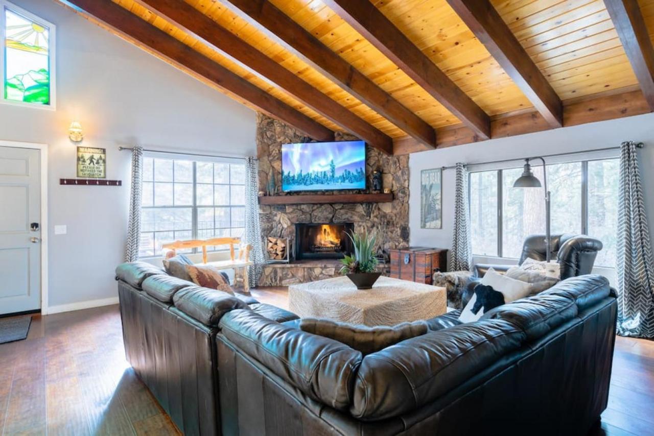 Winter Getaway Fire-table Close To Slopes Holiday home