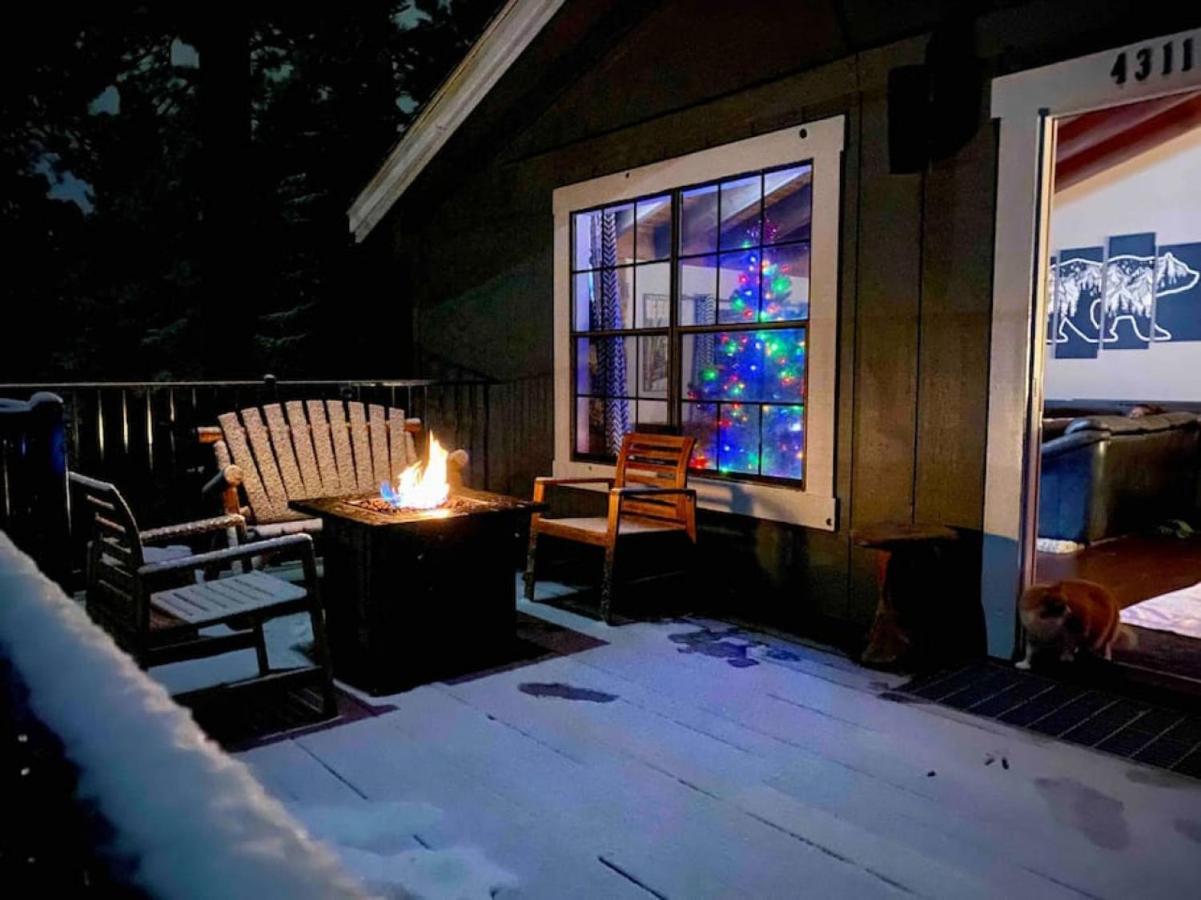 Winter Getaway Fire-table Close To Slopes Holiday home