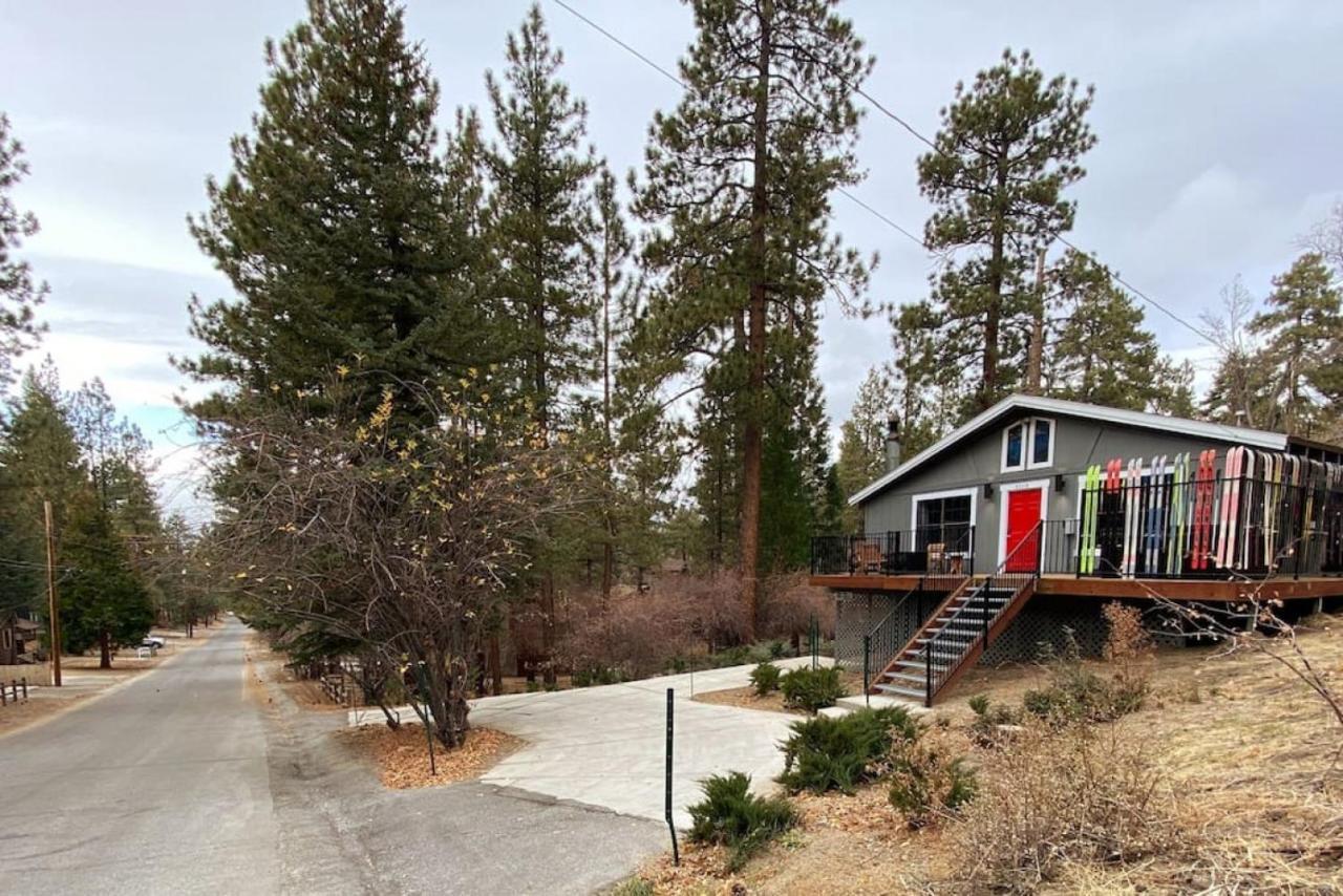 Winter Getaway Fire-table Close To Slopes Holiday home Big Bear Lake