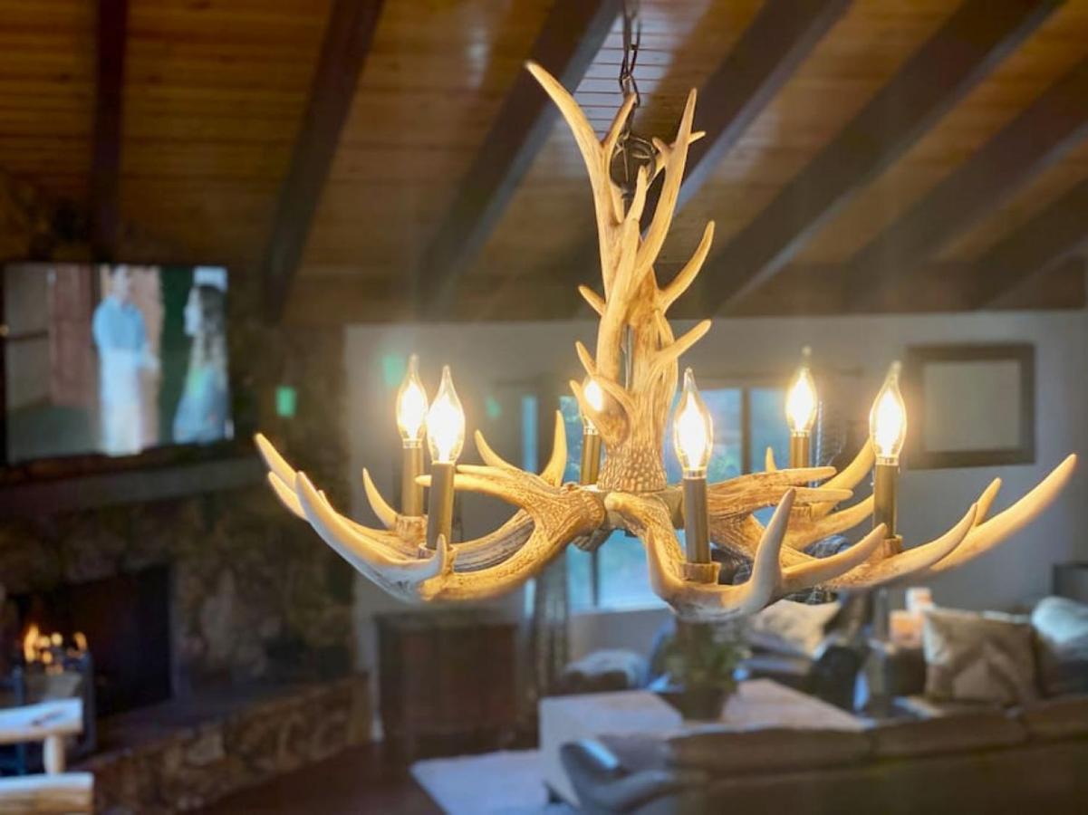 Winter Getaway Fire-table Close To Slopes *